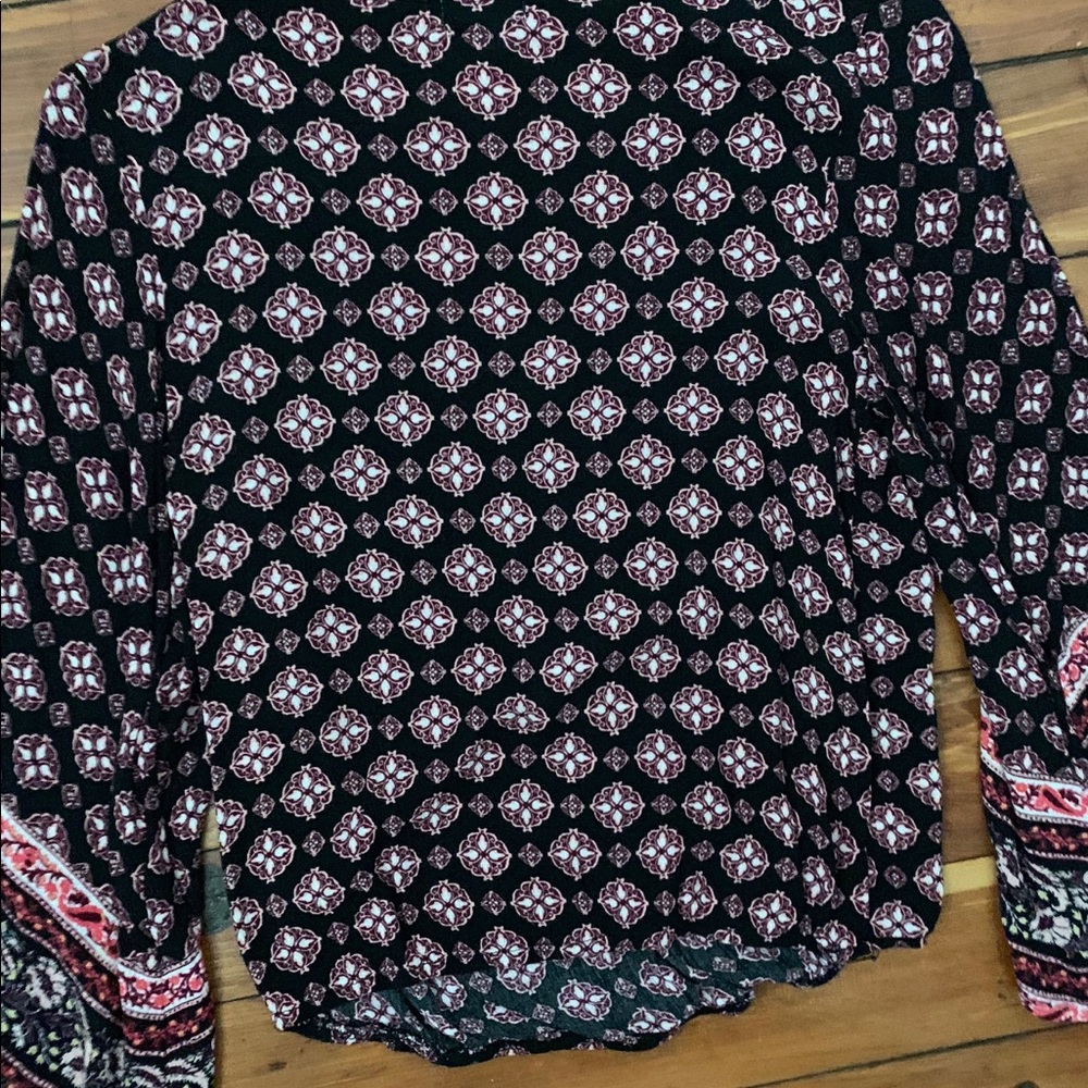 Patterned Flowy Top - Picture 6 of 7